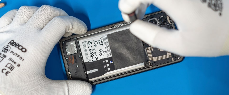 Popravka i zamena delova telefona